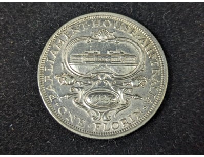 1927 AUSTRALIAN 8 PEARL PARLIAMENT HOUSE FLORIN
...