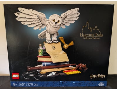 **UNRESERVED** LIFETIME COLLECTION OF LEGO PART... - Lot 694