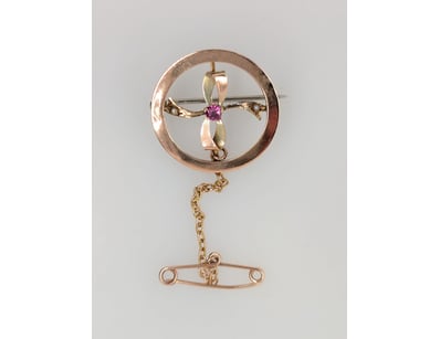 9CT YELLOW GOLD PEARL AND RUBY BROOCH


583010+...
