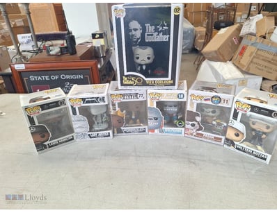 FUNKO POP! VINYL COLLECTIBLES COLLECTION - MIXED L...