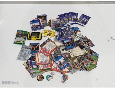 VINTAGE ENTERTAINMENT COLLECTION - TRADING CARDS, ...