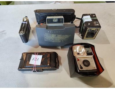 INSTANT CAMERA COLLECTION - POLAROID 230, FOLDING ...
