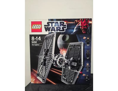 UNRESERVED COOKIES LIFETIME COLLECTION OF LEGO ... - Lot 500