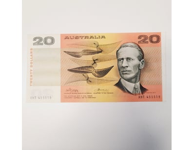 AUSTRALIA $20 BANKNOTE, R405 (VF) 

CV : $110
...