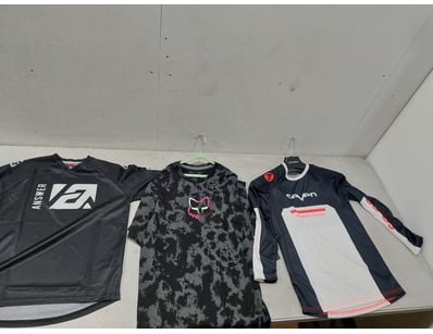 Motorcycle Apparel & Accessories (NSWA981) - Lot 186