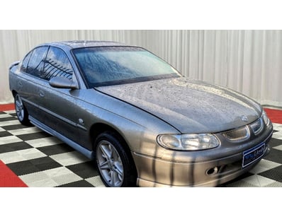 <b>2001 Holden Commodore VX Equipe Sedan - Silver ...