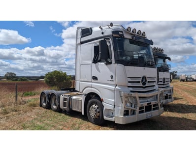 Major Commercial Truck & Trailer Liquidation (ON... - Lot 10