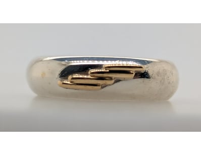 SILVER & 9CT YELLOW GOLD RING


583010+201

...