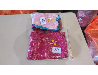 Assorted Girls Large Singlets - Qty 30

Sold as Lo...