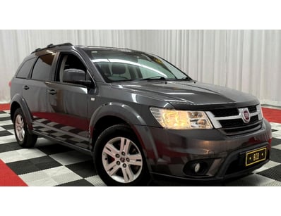 <b>2015 Fiat Freemont Urban SUV - Grey - 161,425km...