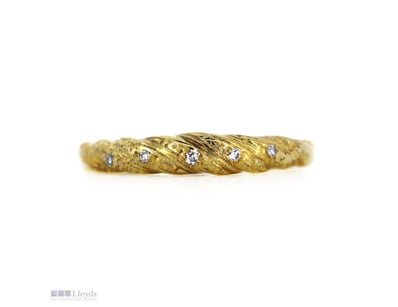 9K ROSE GOLD AND DIAMOND, BAND RING.      

The De...
