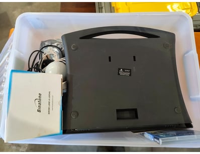 Vintage technology bundle comprising a Toshiba Sat...
