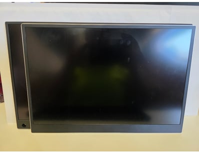 UNRESERVED Airport - Lost Property (A980) - Lot 364