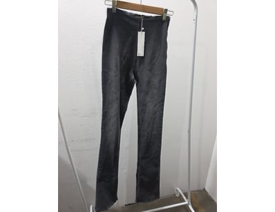 $1.2 Million Designer Fashion Retailer Liquidat... - Lot 253