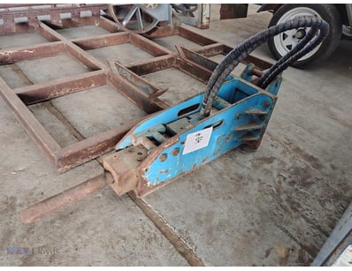 TOKU hydraulic hammer attachment 
Manufacture Year...