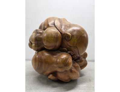 Exquisite wooden sculpture

