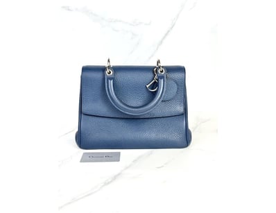 Designer Vault (A979) - Lot 3552