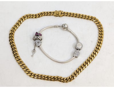 UNRESERVED Airport - Lost Property (A980) - Lot 182