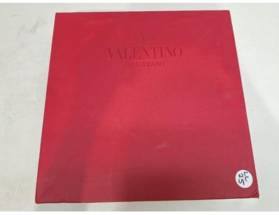 The Curio Collection (A1000) - Lot 2107