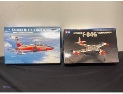 LOT OF TWO COLLECTION UNASSEMBLED PLASTIC SCALE MO...
