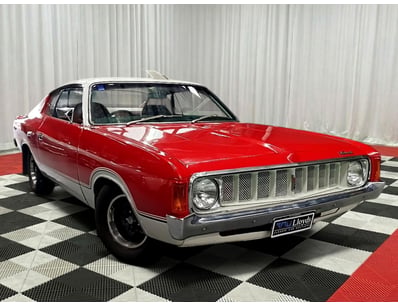 <b>1974 Chrysler Charger Sedan - Red - 203,614km -...