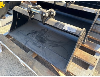 UNRESERVED Buckets & Attachments Clearance (ON4490) - Lot 3