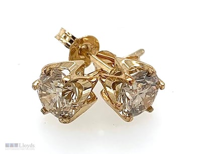 18CT YG NATURAL DIAMOND 6 CLAW STUDS 

Total Item ...