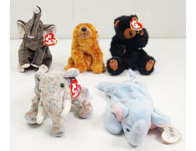 The Curio Collection (A979) - Lot 8218