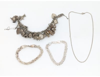 UNRESERVED Affordable Jewellery Valentines Spec... - Lot 410