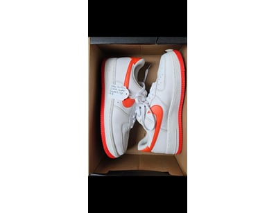 Sport, Leisure & Lifestyle (A990) - Lot 9