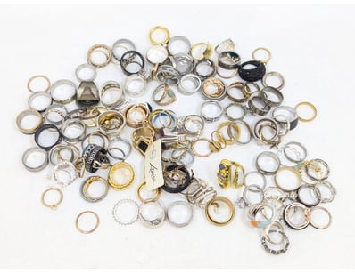 UNRESERVED Airport - Lost Property (A980) - Lot 293