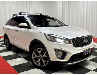 <b>2017 Kia Sorento UM Platinum - White - 248,641k...