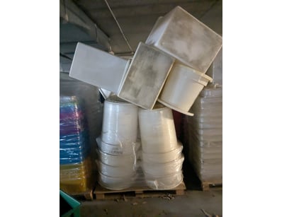 Bulk lot of disposable food service containers and...