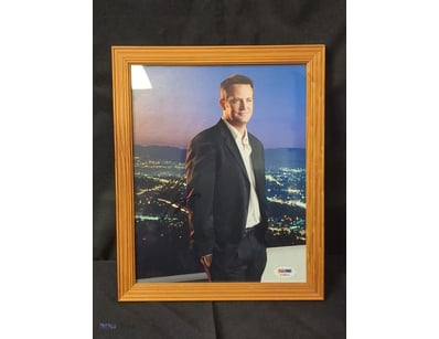 THIS FRAMED PHOTOGRAPH FEATURES ACTOR MATTHEW PERR...