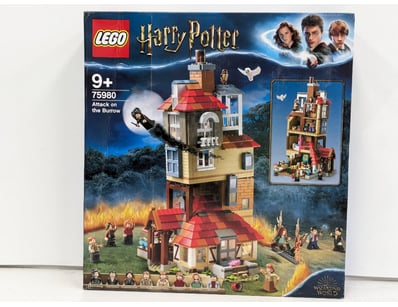 LEGO Harry Potter set 75980 "Attack on the Burrow"...