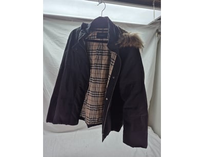 Designer Vault (A987) - Lot 8658