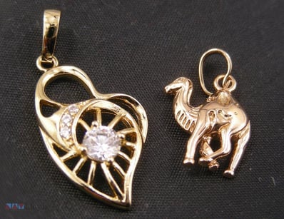 GOLD COLOUR PENDANTS        

Condition: Good - Re...