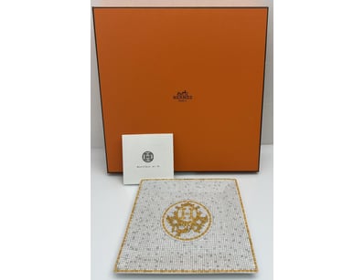 Luxury Pawnbroker Christmas Sale PART 2 (A984) - Lot 371