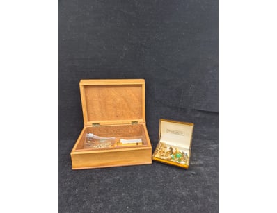 The Curio Collection (A993) - Lot 1087