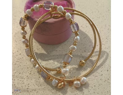3 X GOLD PLATED BANGLES         

Condition: Good ...