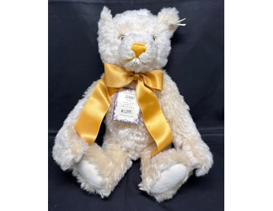 The Curio Collection (A995) - Lot 151