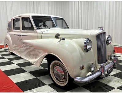 <b>1959 Austin Princess Limousine - Cream - 40,453...