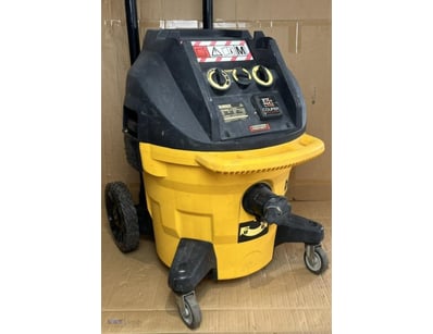 DeWalt dust extractor vacuum. 1 x DWV902M-XE. 240V...