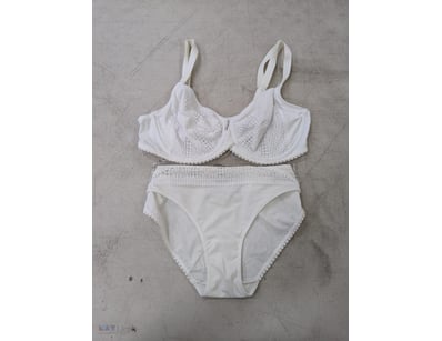 Chantelle Easy Feel, Easy Support, bra and panty s...