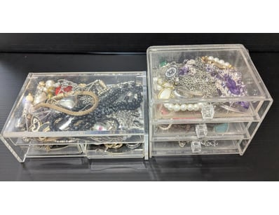 Antiques, Vintage & Interior Treasures (A999) - Lot 551