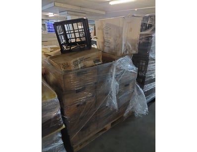 Comprehensive lot comprising laboratory glassware ...
