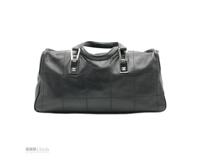 CHANEL BLACK LAMBSKIN SQUARE STITCHED LARGE TOTE

...