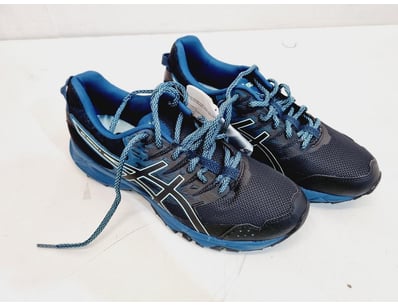 Major Brand Apparel & Footwear Liquidation Even... - Lot 219