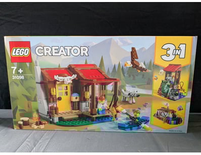 **UNRESERVED** LIFETIME COLLECTION OF LEGO PART... - Lot 184