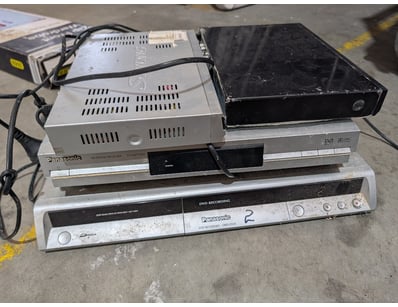 Media Player Lot with Various Disc Player Models I...